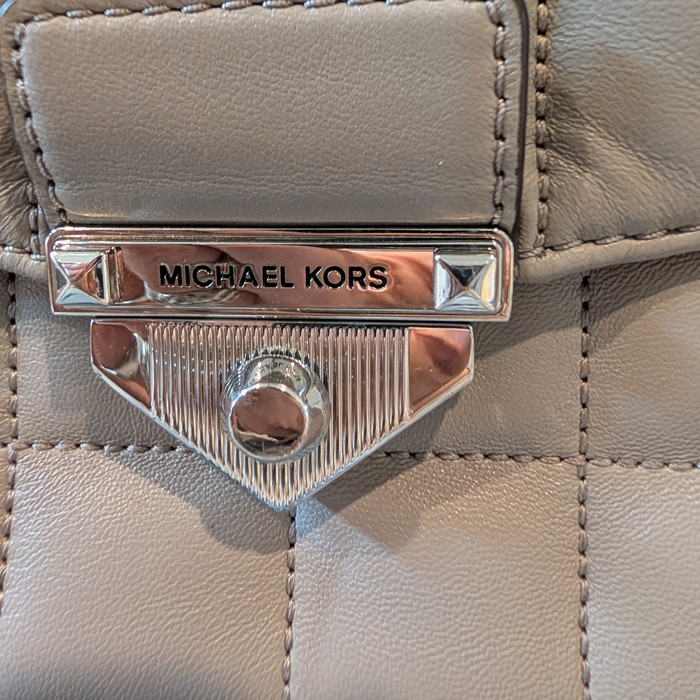 Michael Kors Gray Quilted Leather Shoulder Bag - Picture 3 of 7